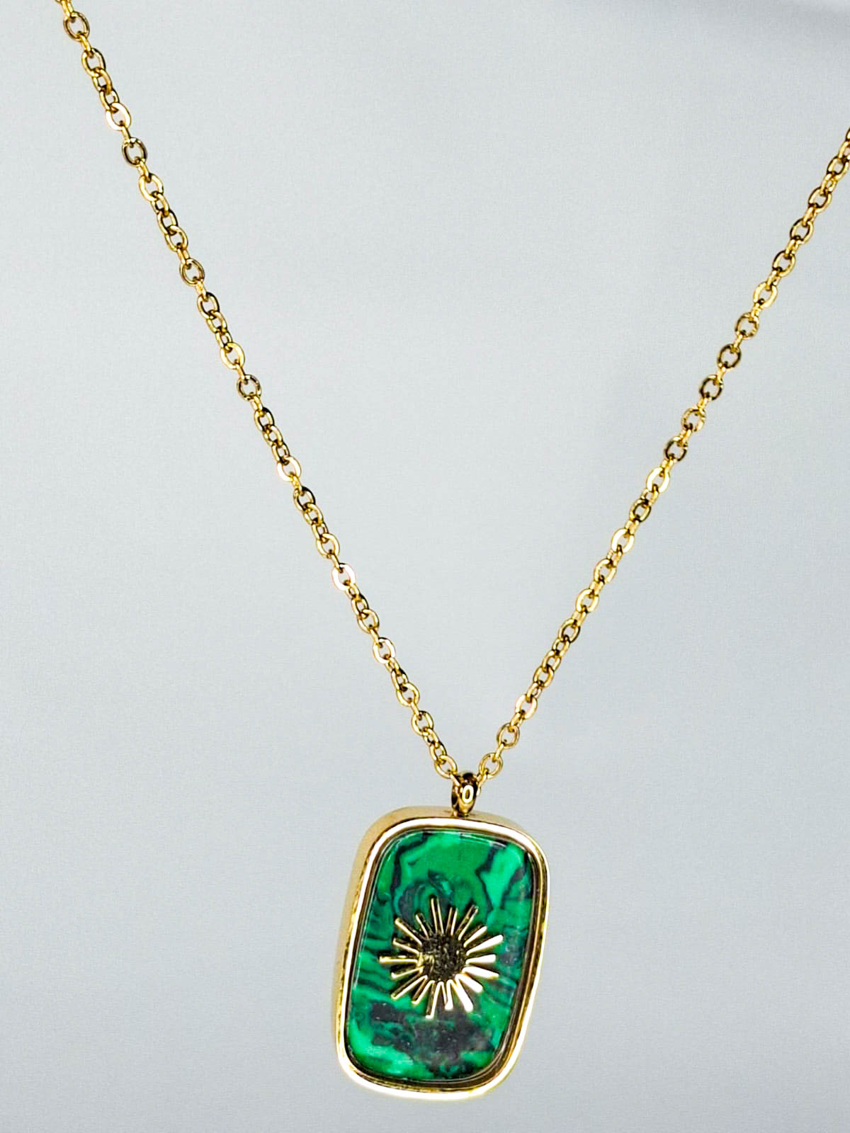 Collar Esmeralda Solar